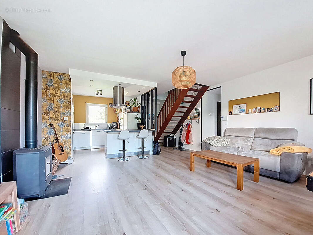 Maison à SAINTE-LUCE-SUR-LOIRE