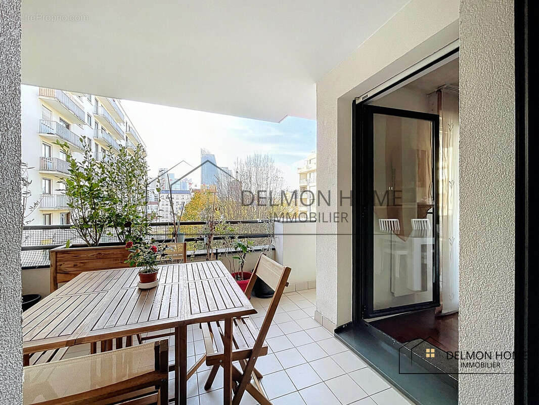 Appartement à COURBEVOIE