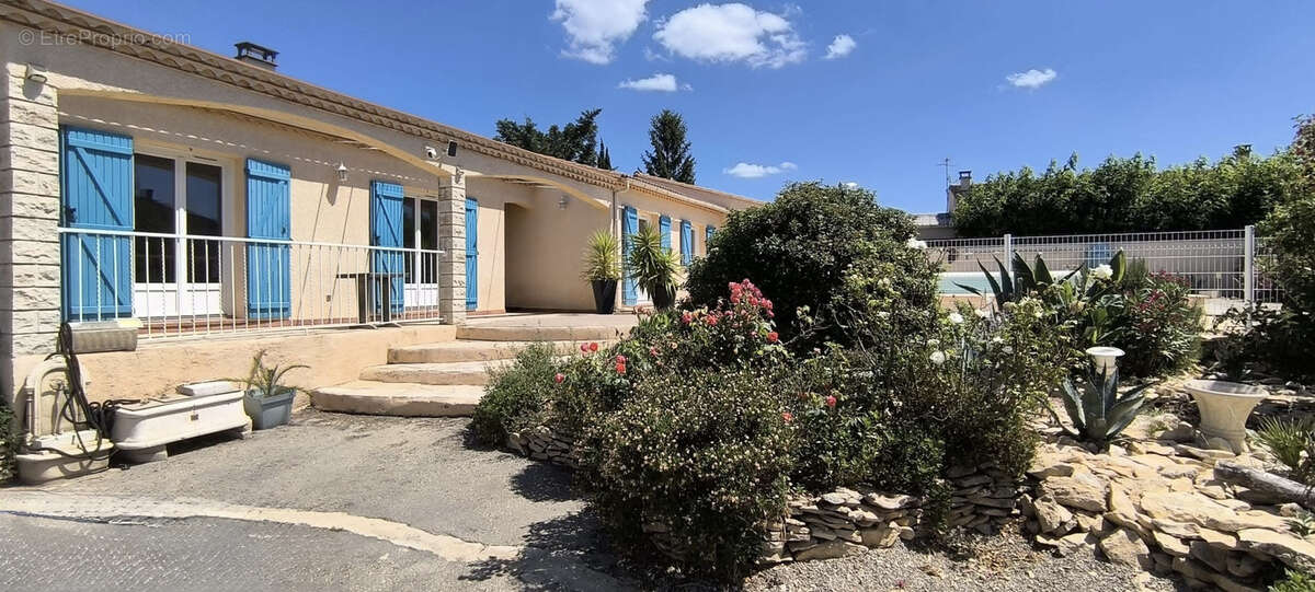Maison à UCHAUD