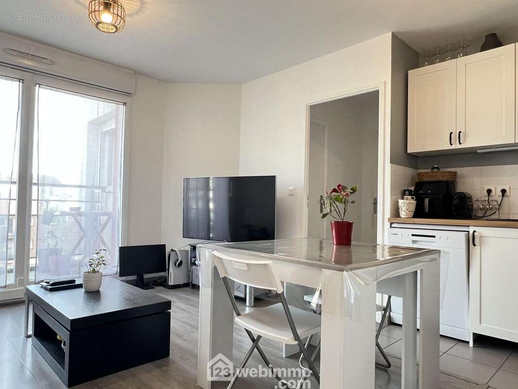 Poursuivons vers l'espace nuit,... - Appartement à VITRY-SUR-SEINE