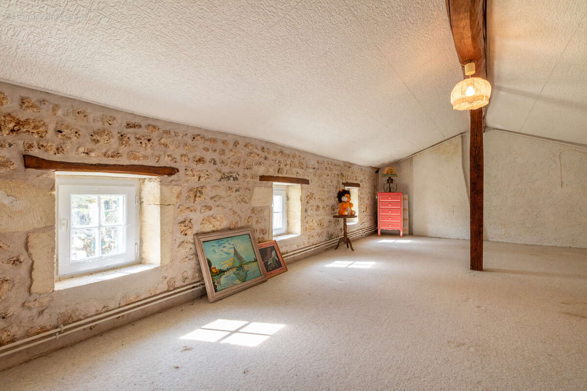 Maison à SAINT-SAVINIEN