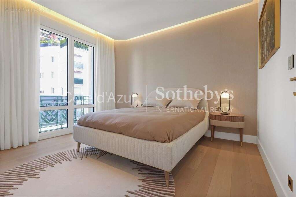 Appartement rénové de 145 m² avec trois suites et vue mer proche Croisette à Cannes - photo 7
