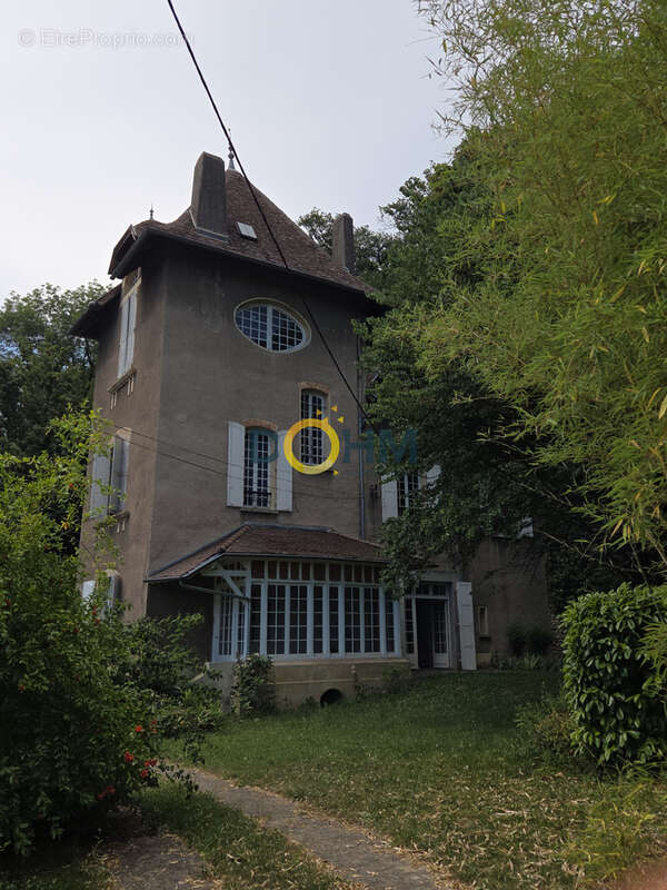 Maison à SAINT-VICTOR-DE-CESSIEU