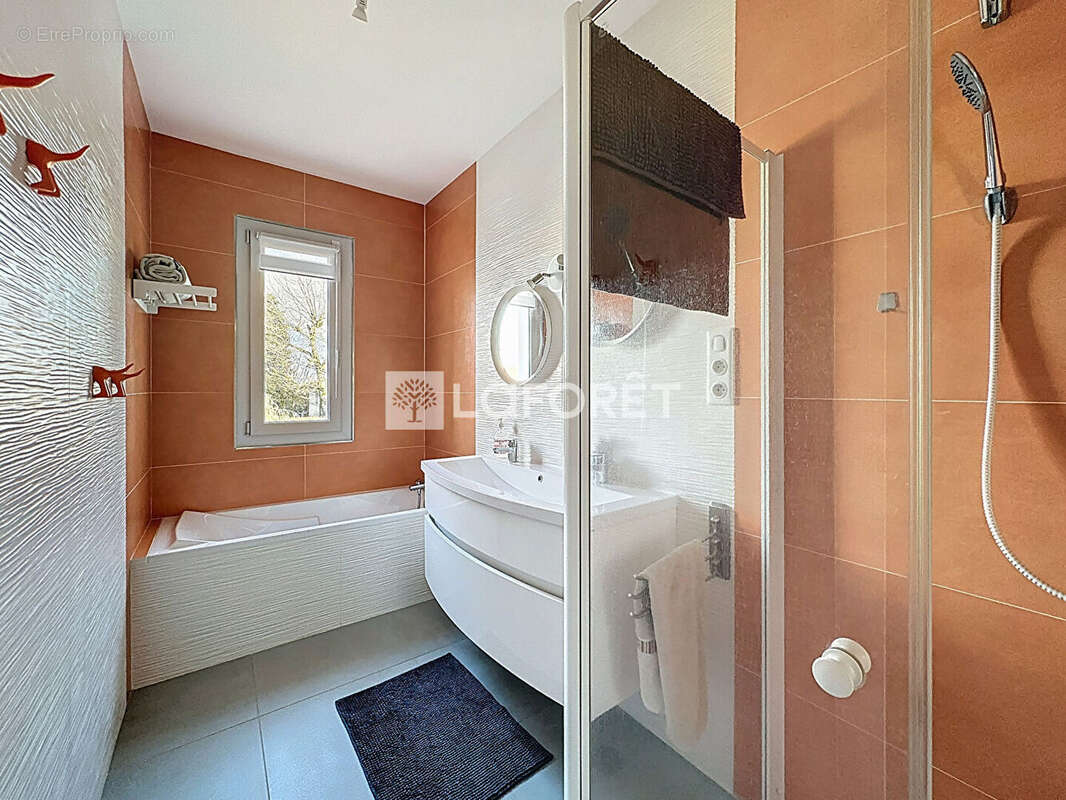 Maison à L'ABERGEMENT-CLEMENCIAT