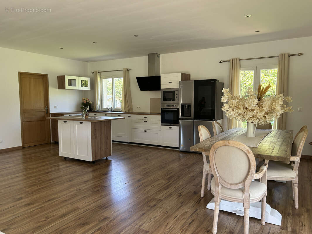 Maison à TERRASSON-LAVILLEDIEU