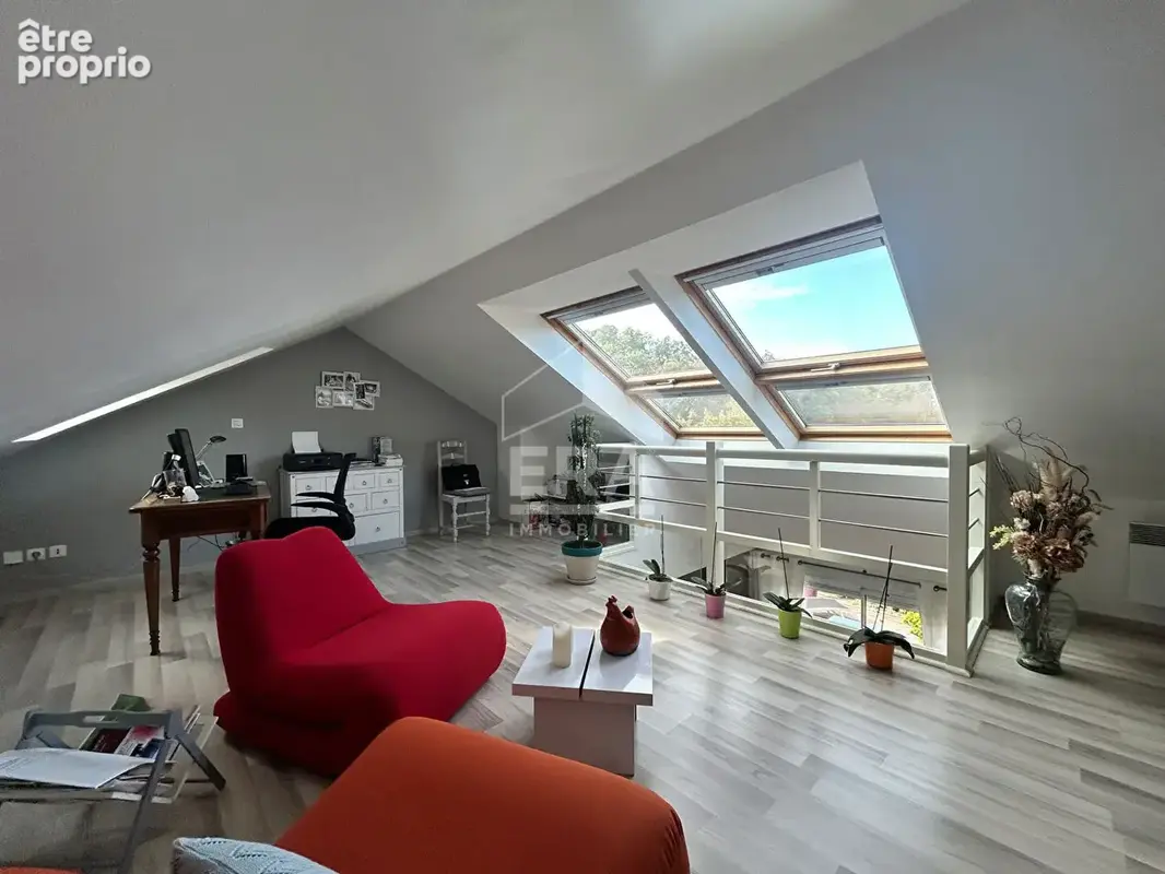 Maison plain pied 122m2 Saint Pavace , 3 chambres, garage et grand terrain - photo 10