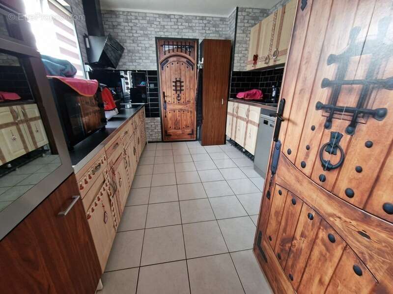 Maison à CONTREXEVILLE