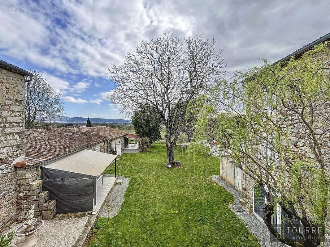 Maison à BERRIAS-ET-CASTELJAU