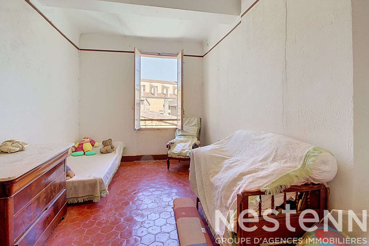 A VENDRE SUR LORGUES -Immeuble en Centre-Ville avec Jardin et Fort Potentiel - photo 16