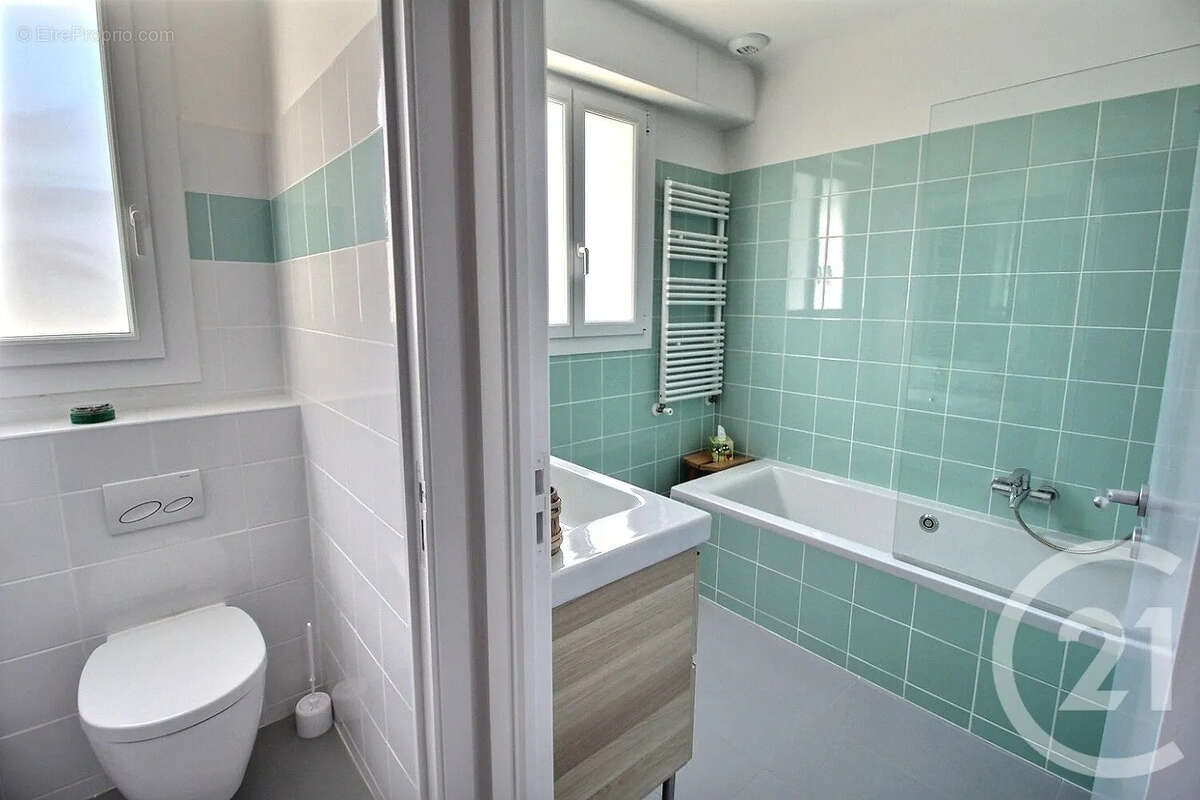 Maison à ROQUEFORT-LES-PINS