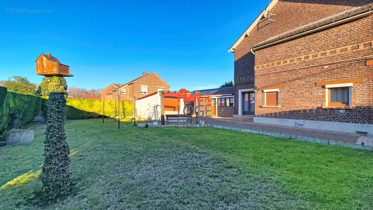 Jardin - Maison à COURCELLES-LES-LENS