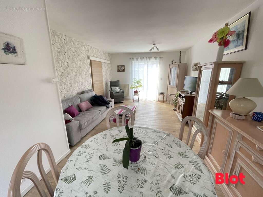 Maison à LE MINIHIC-SUR-RANCE