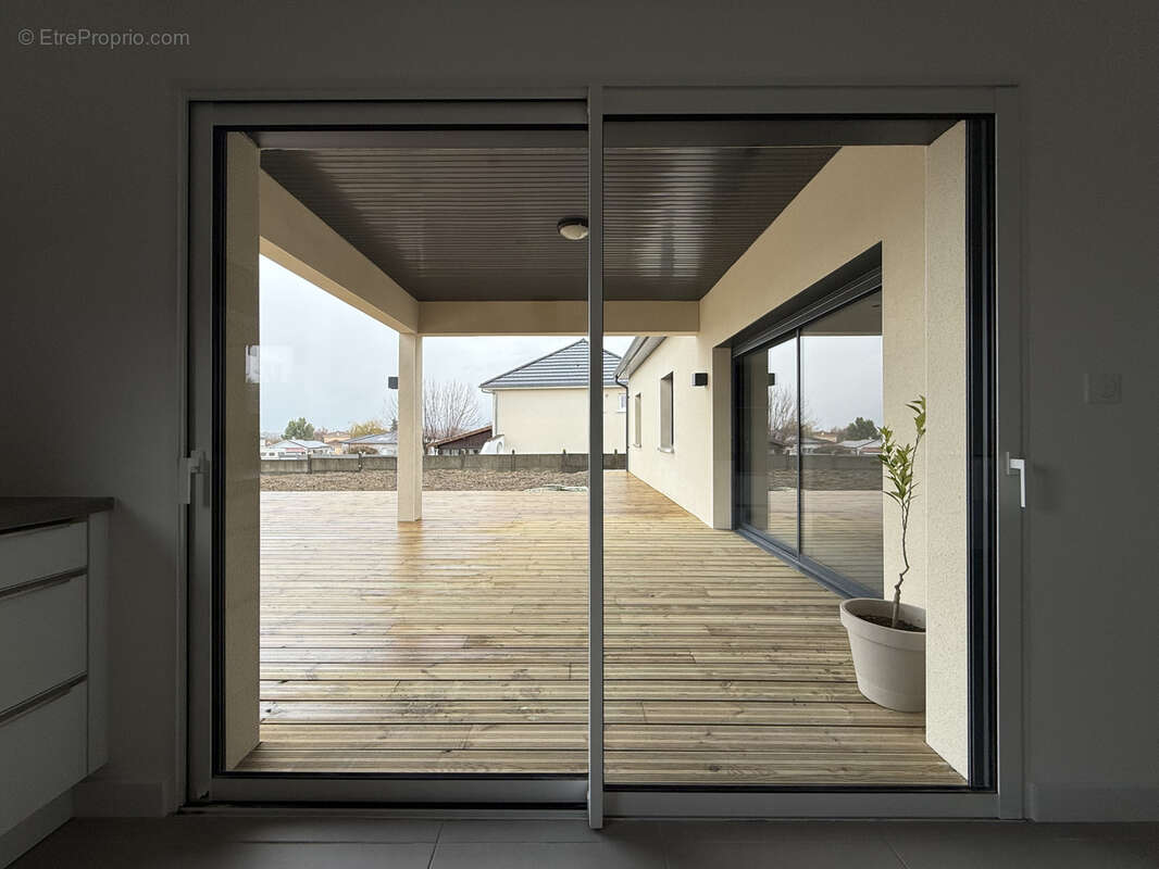 Maison à ESPINASSE-VOZELLE