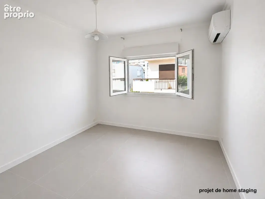 Appartement à rénover avec beau potentiel, quartier calme proche des plages - photo 3