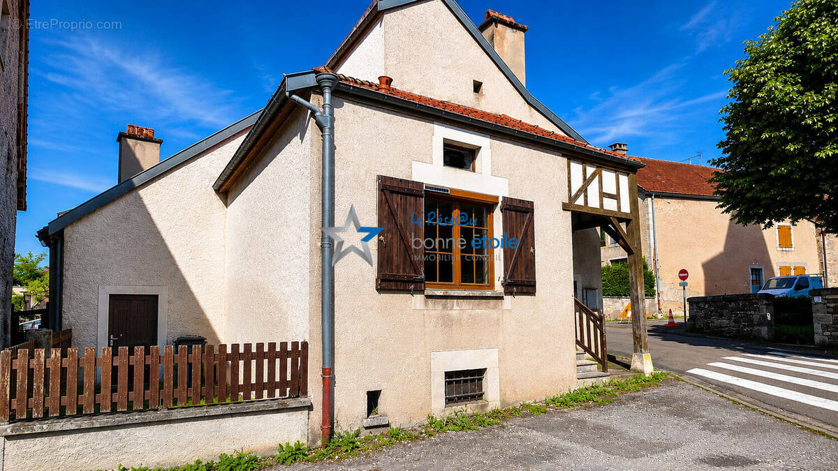 Maison à POULANGY