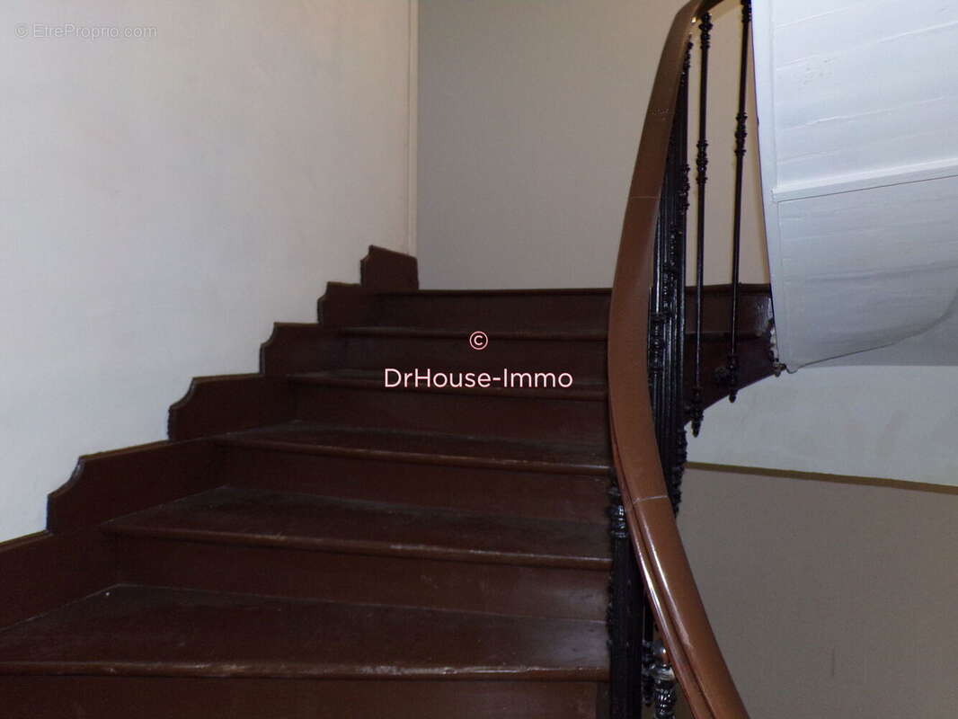 Appartement 450 m² à Carmaux  - photo 15