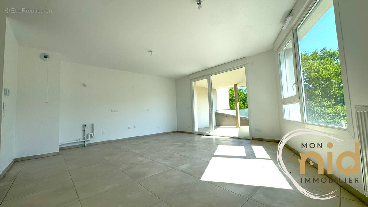 Appartement à MEYLAN