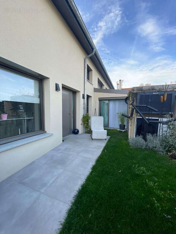 Maison à ROCHE-LA-MOLIERE