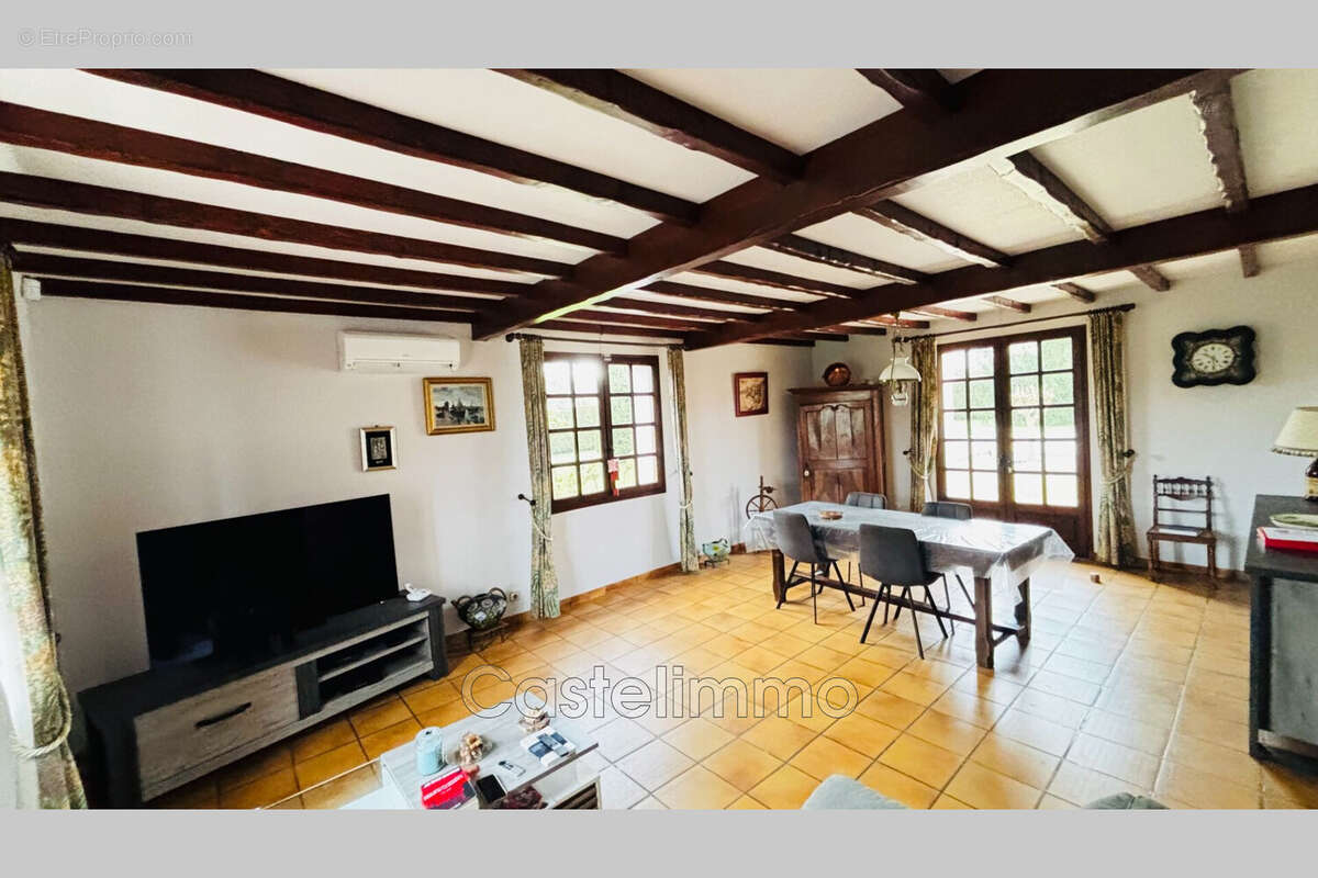 Maison à CASTELMAYRAN