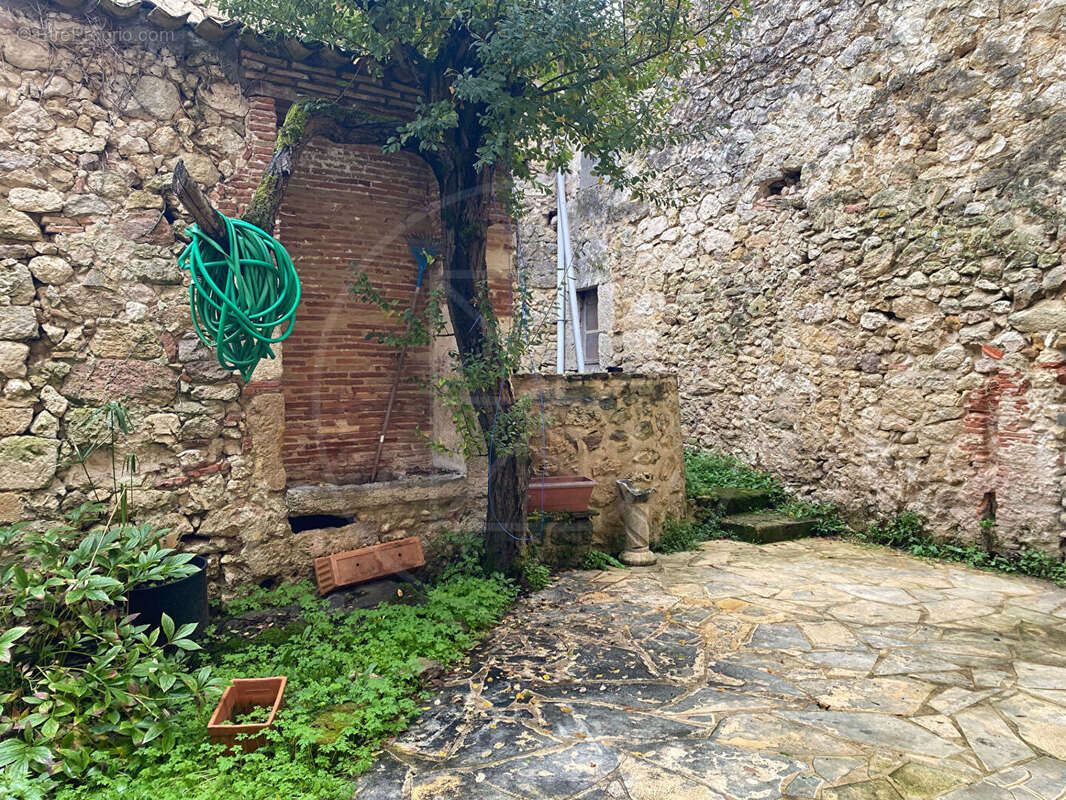 Maison à GENSAC