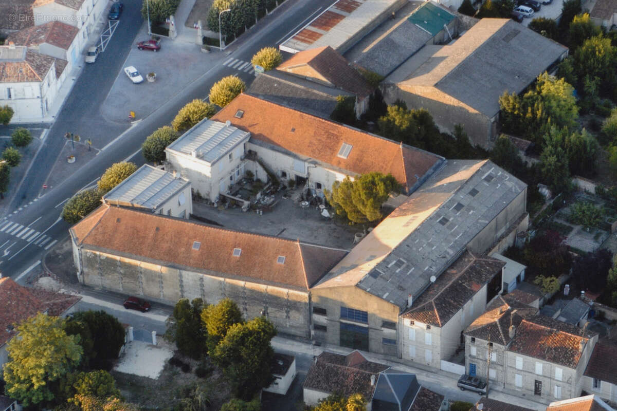 Maison à SAINT-JEAN-D'ANGELY