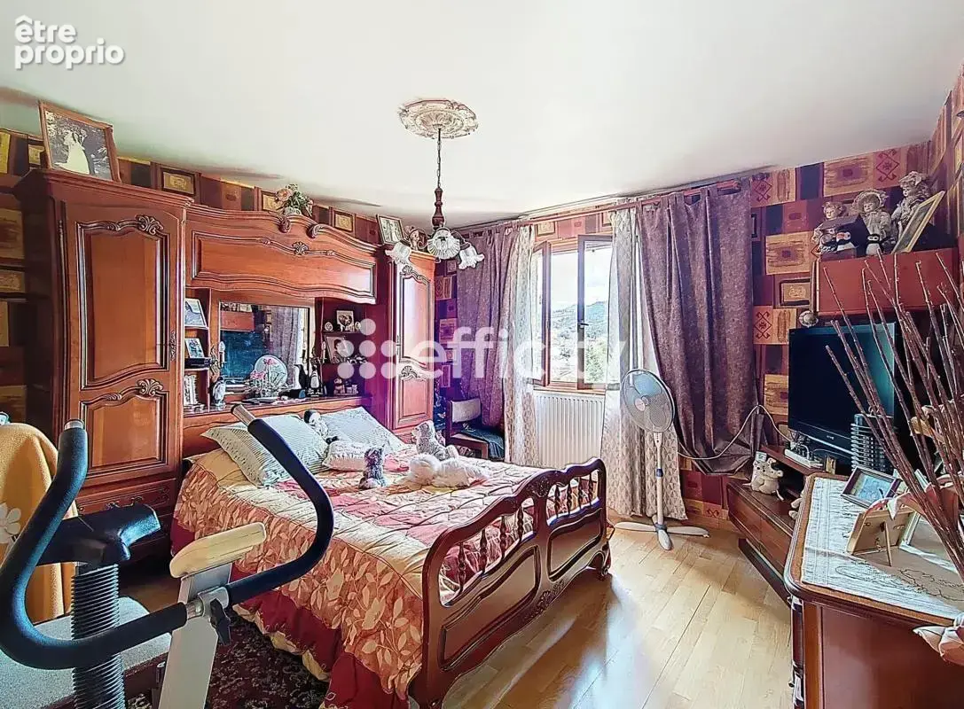 Maison 6 pièces 195 m² à vendre à Saint-Chamond (42400) - photo 8