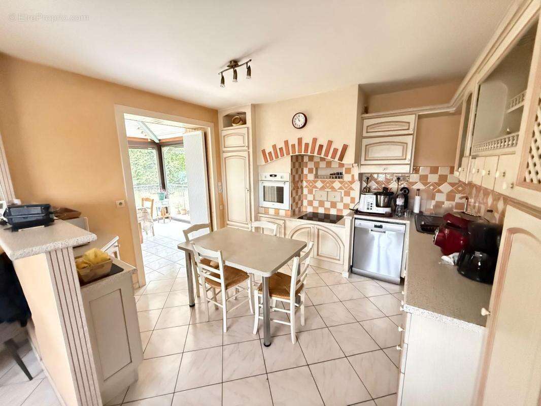 Maison à LES LANDES-GENUSSON