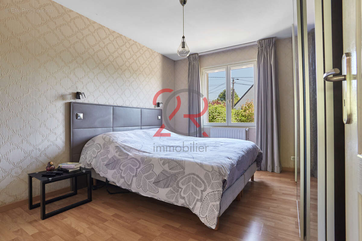 Maison familiale de 197m2 sur une parcelle totale de 691m2. - photo 6