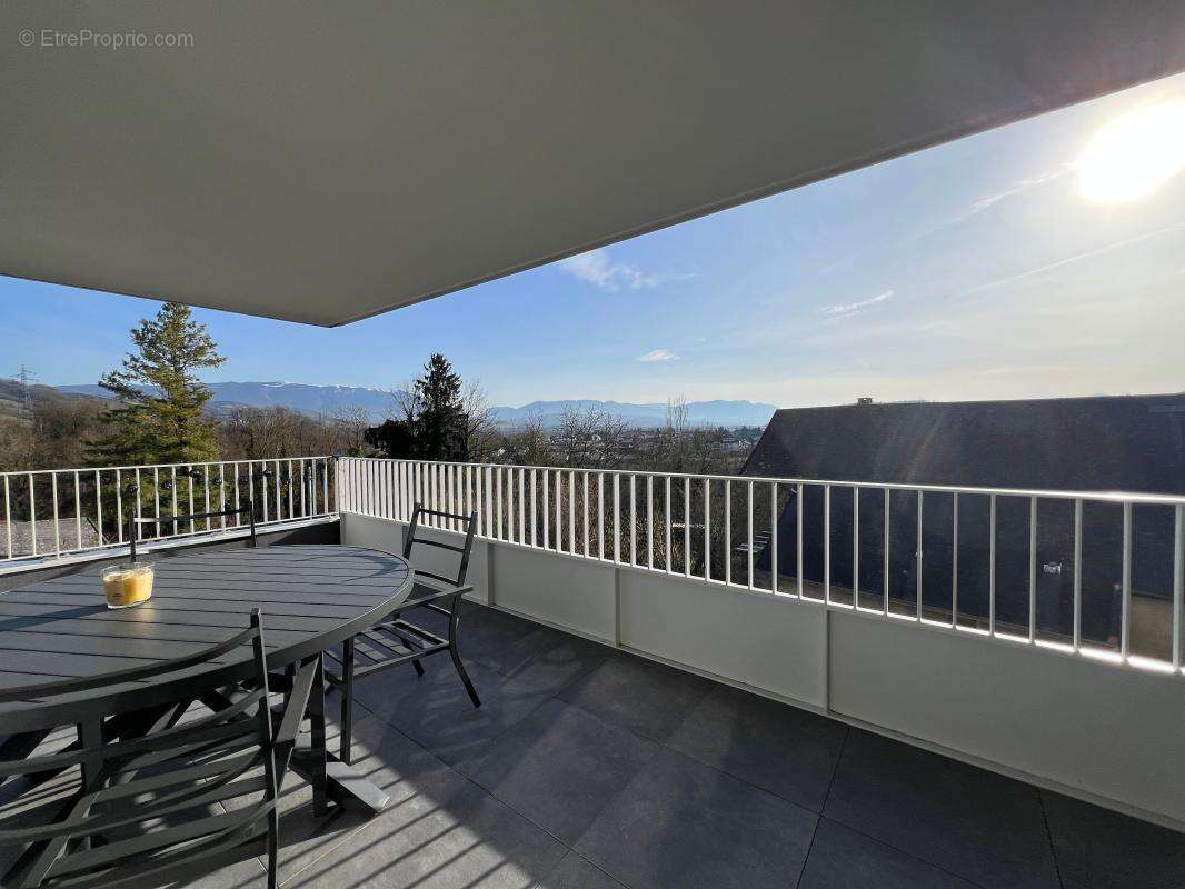 Appartement à SALES