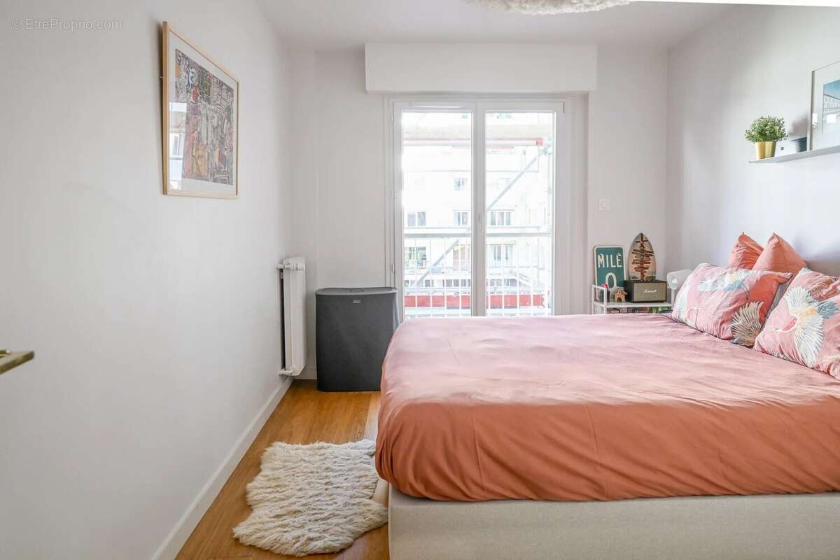 Appartement à PARIS-7E