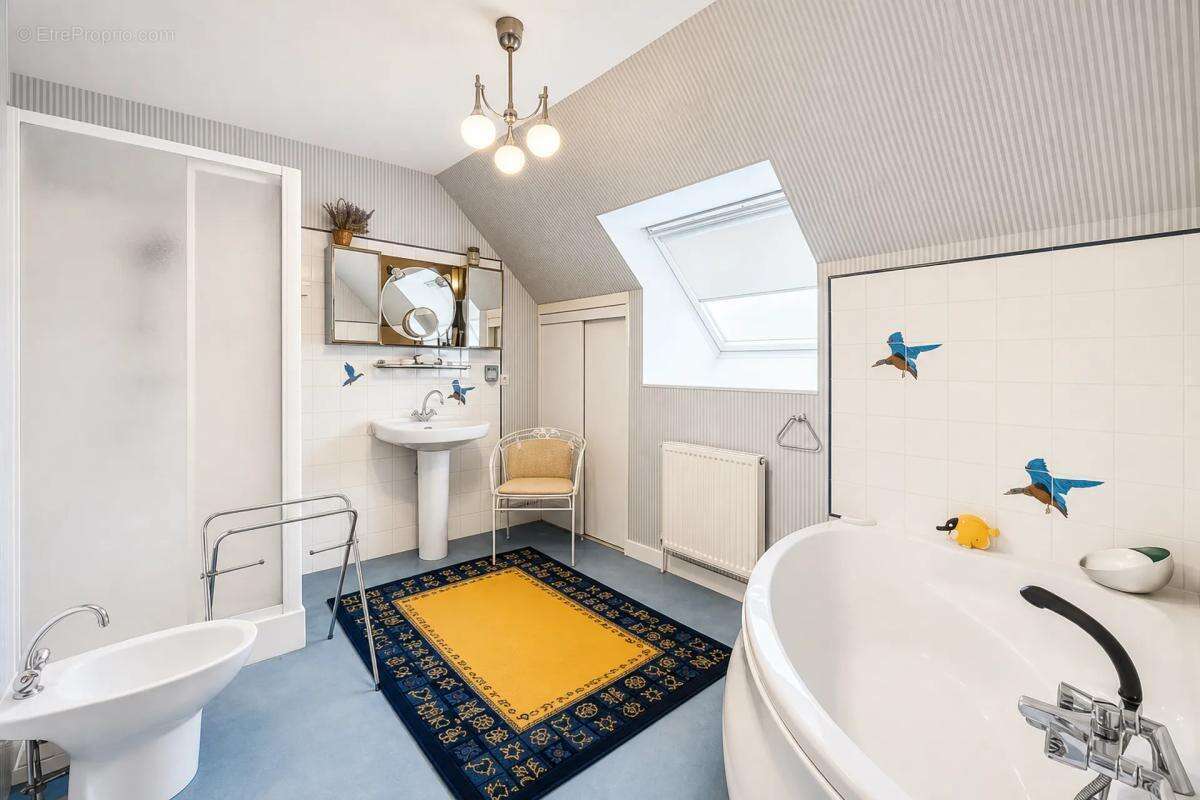 Spacieuse maison 5 pièces, 164 m² à Maillot - photo 11