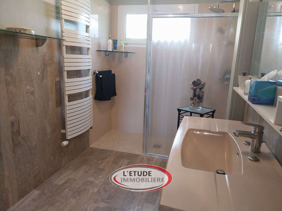 Photo 9 - Maison à SAINT-HILAIRE-DE-CHALEONS