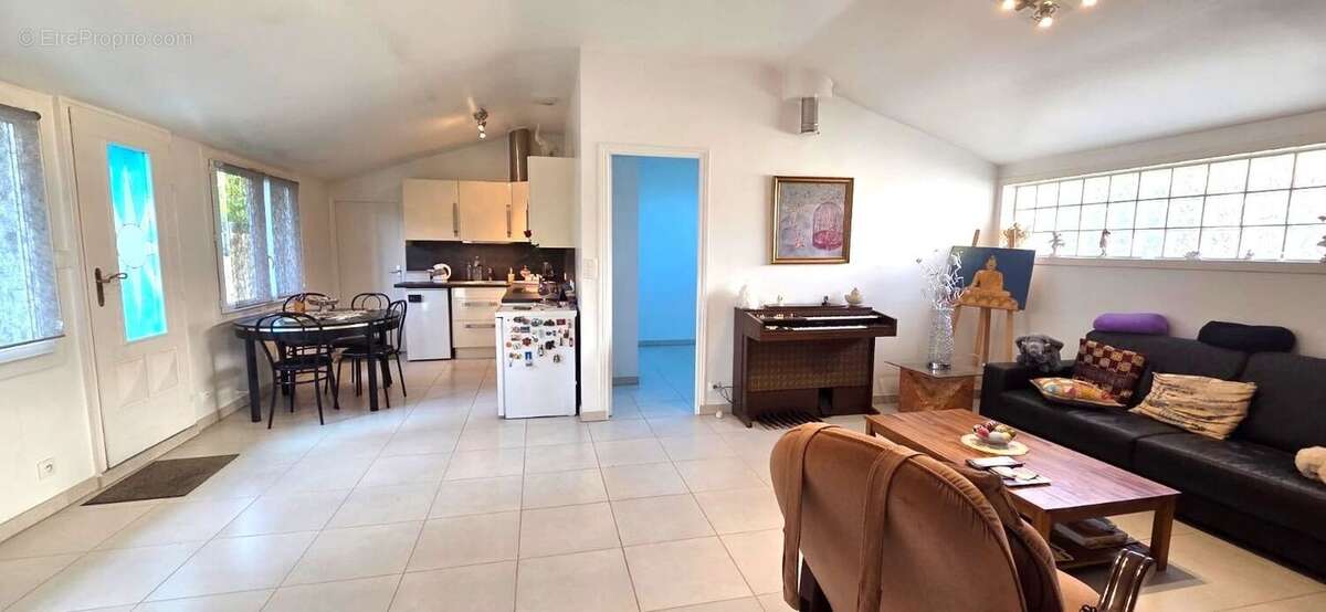 LA DESTROUSSE-MAISON T3 A VENDRE-2 CHAMBRES-TERRASSE - Maison à LA DESTROUSSE