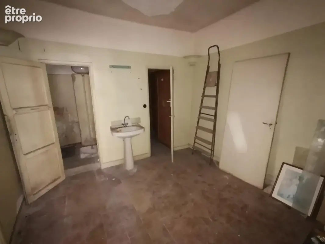 Maison de 251 m2 à rénover avec local commercial - photo 14