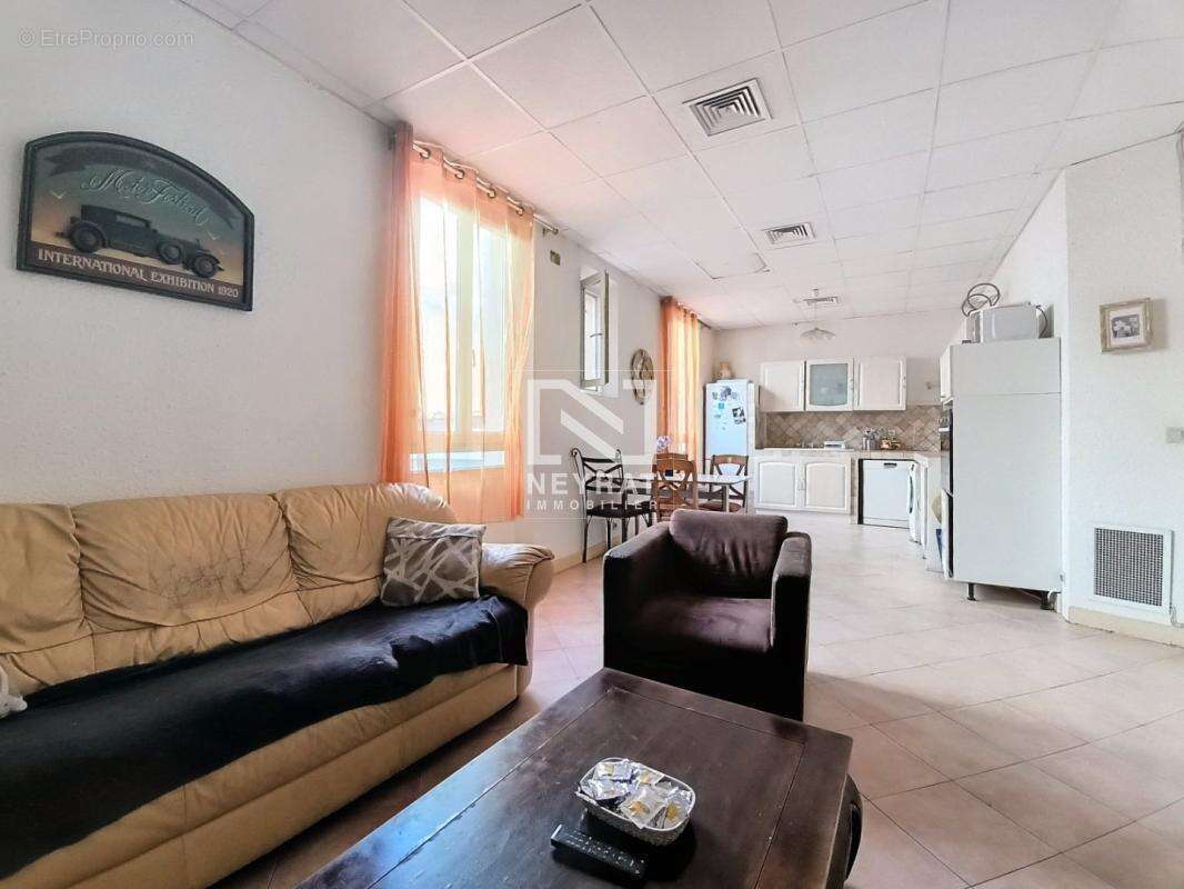 Fond de commerce avec appartement centre ville de saint-raphael - photo 11