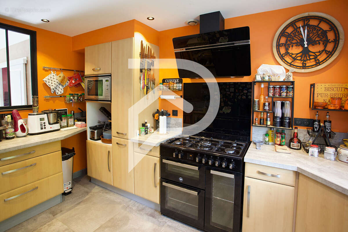 Maison à ARS-SUR-FORMANS