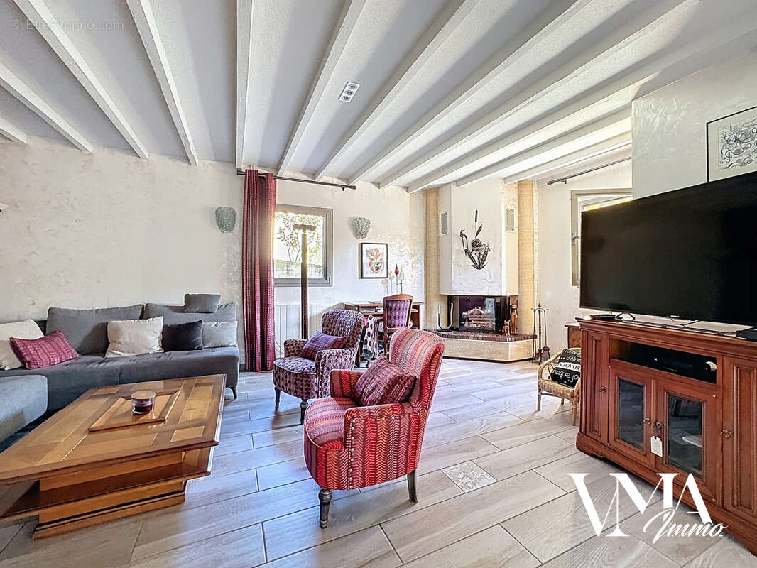 Maison à NEUVILLE-SUR-SAONE