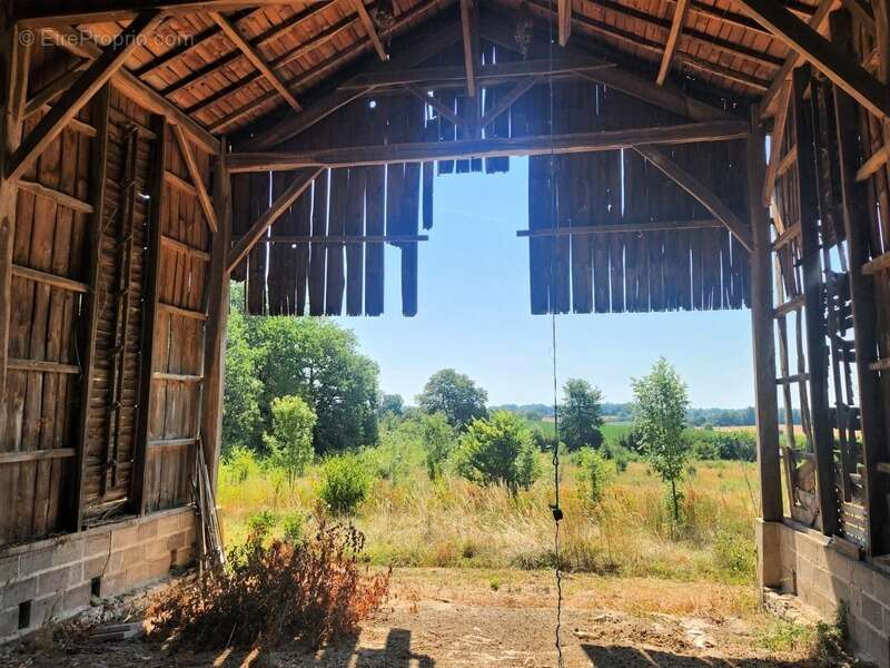 Belle longère avec dépendances - 6 pièces -  BEAUMONTOIS EN PERIGORD (24) - photo 10