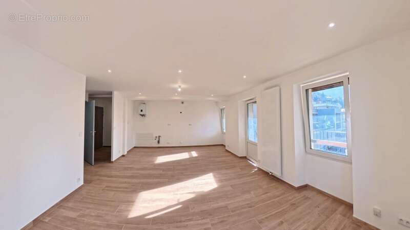 Appartement à SALINS-LES-THERMES