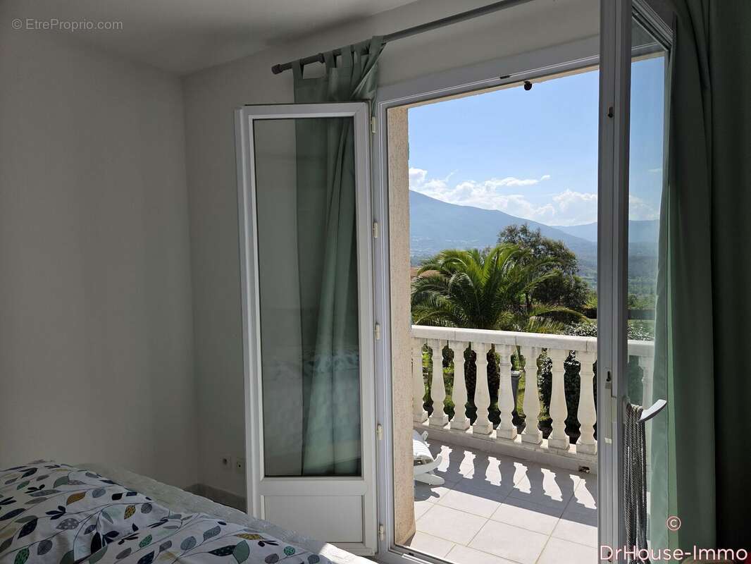 Maison 116 m² à Afa  - photo 18