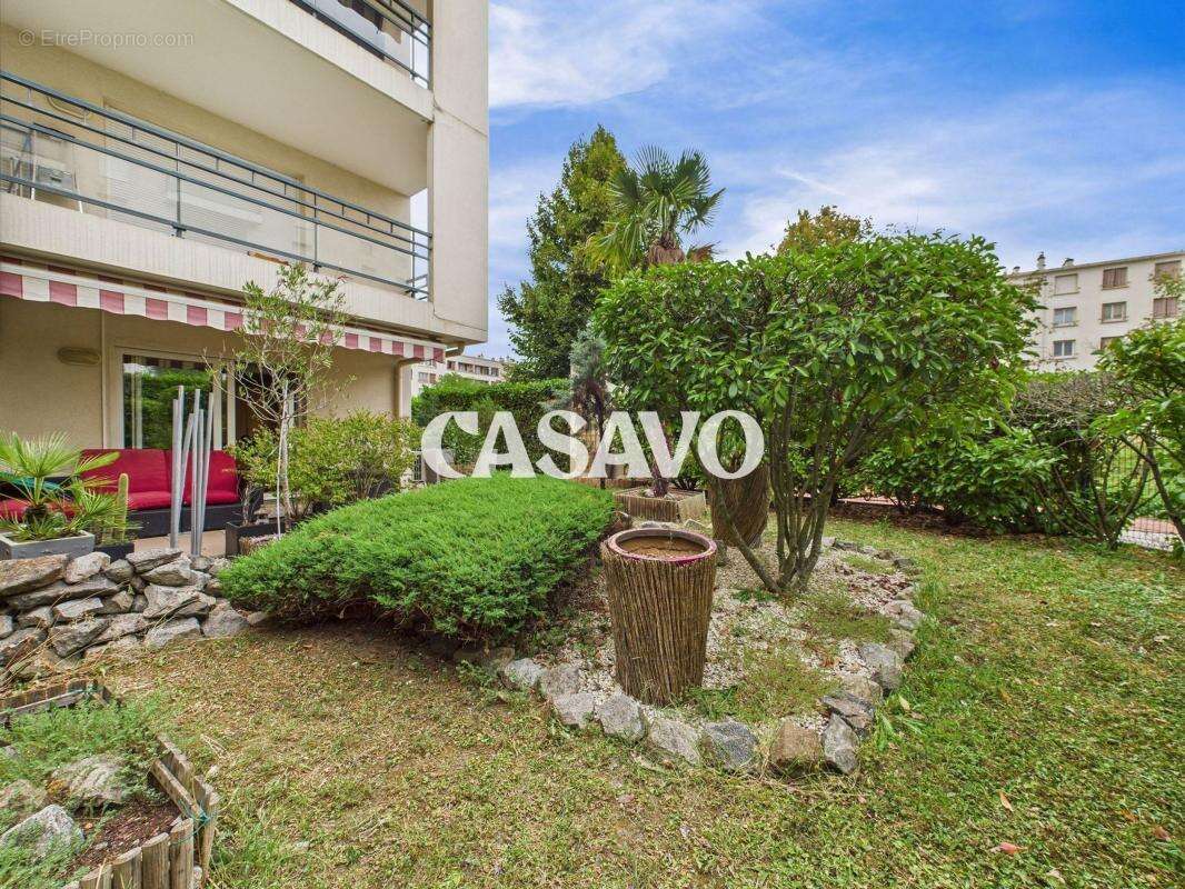 Appartement à DECINES-CHARPIEU