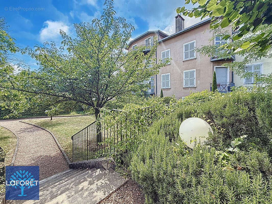 Appartement à SAINTE-FOY-LES-LYON