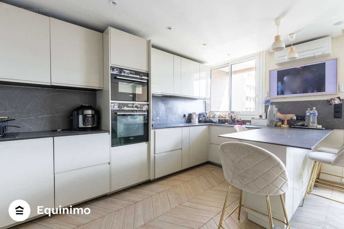 Appartement à LES LILAS