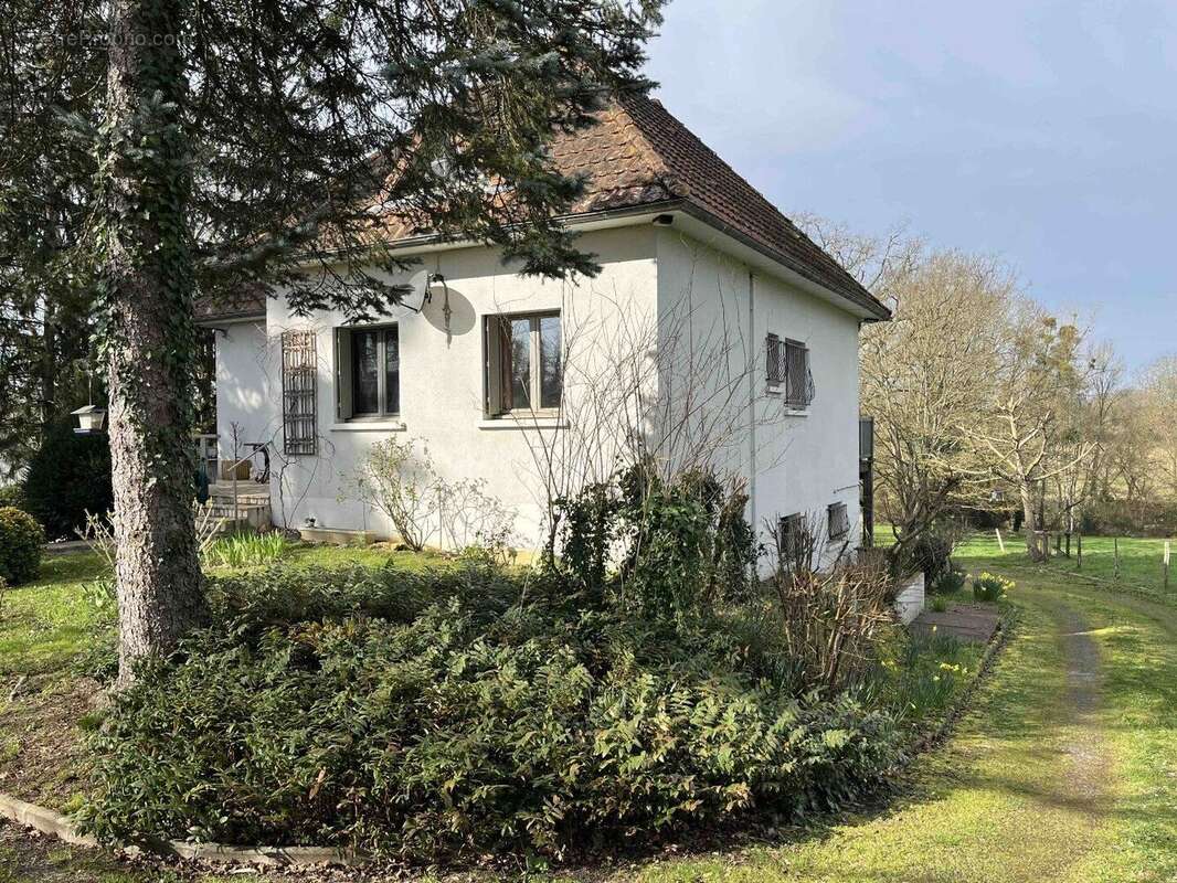 Maison à PRESSAC
