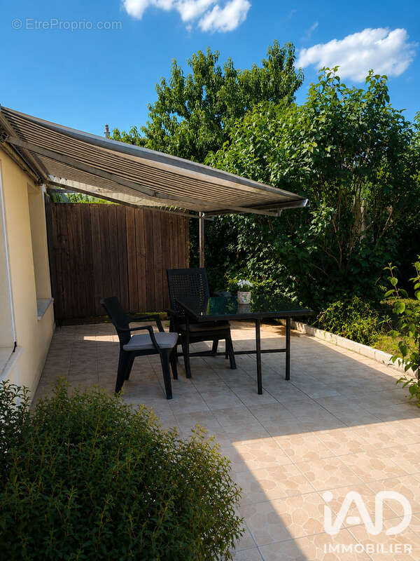 Maison 141 m² à Brunelles  - photo 2