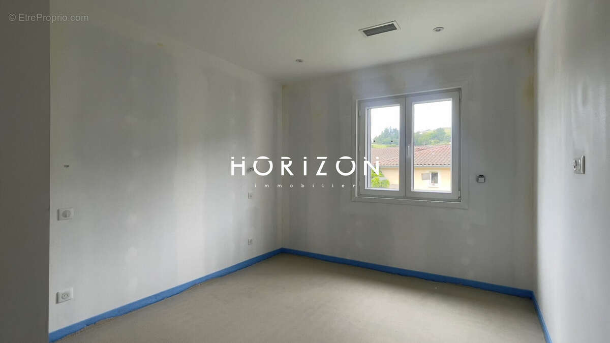 Maison à SAINT-DIDIER-SUR-BEAUJEU