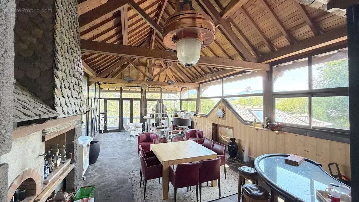 Propriété d’exception de 469 m² avec piscine intérieure - photo 13