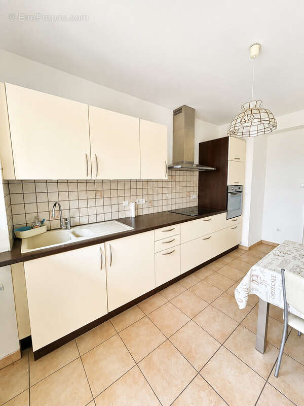 STRASBOURG Stockfeld - SOUS OFFRE - Appartement 3 pièces de 71m2 avec un balcon, une cave et un garage. - photo 6