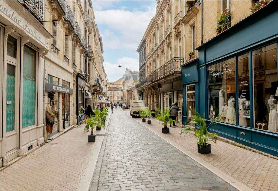 BORDEAUX GAMBETTA - Appartement T2 lumineux très bien placé - photo 2
