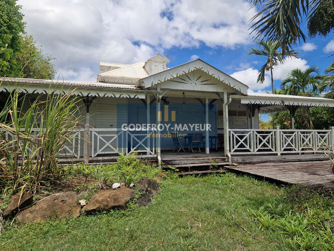 Villa et son bungalow à vendre en exclusivité à Ste ROSE - photo 4